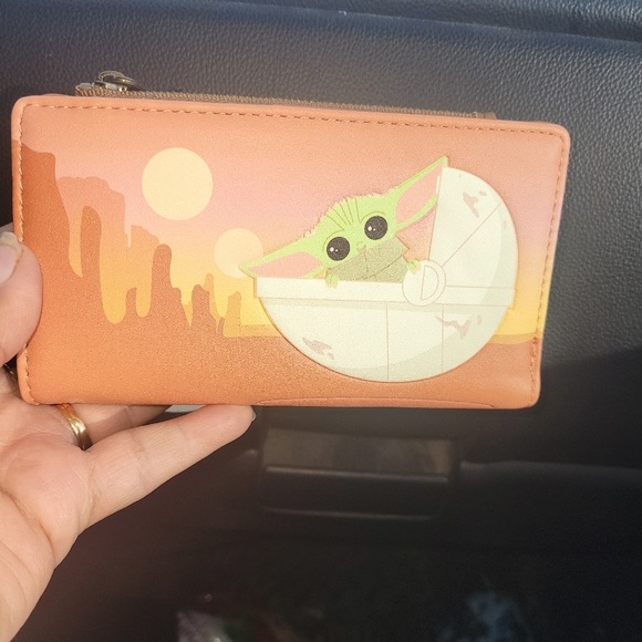 Loungefly Star Wars Wallet - Picture 3 of 3